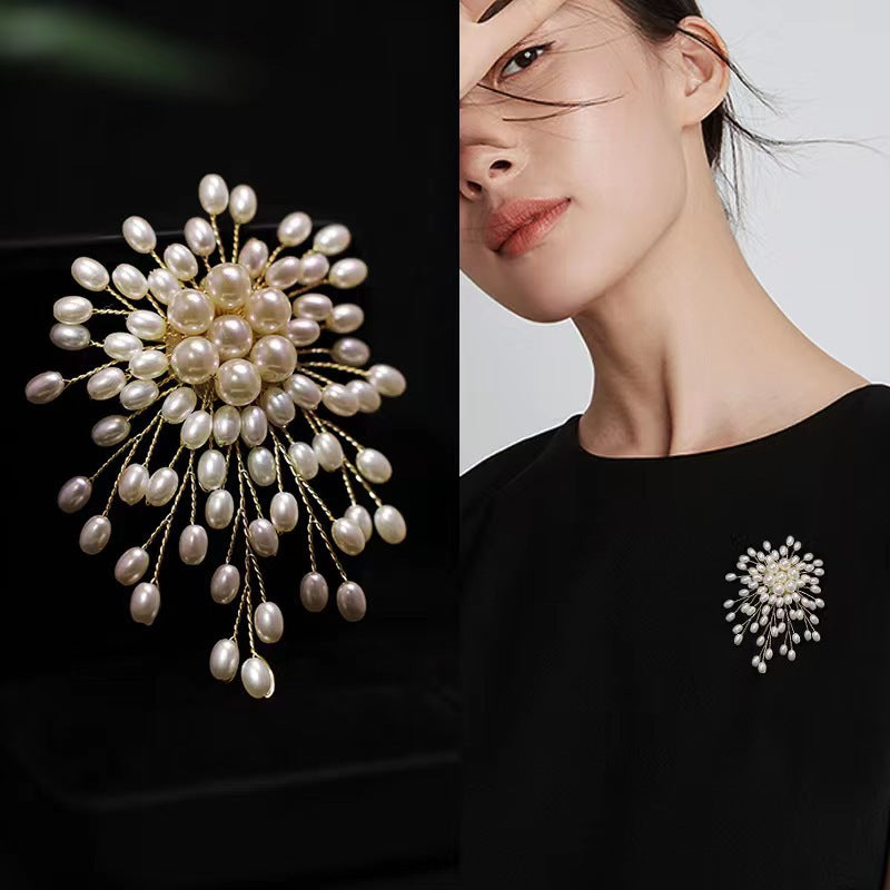 Ladies' High-end Exquisite Handmade Pearl Brooch